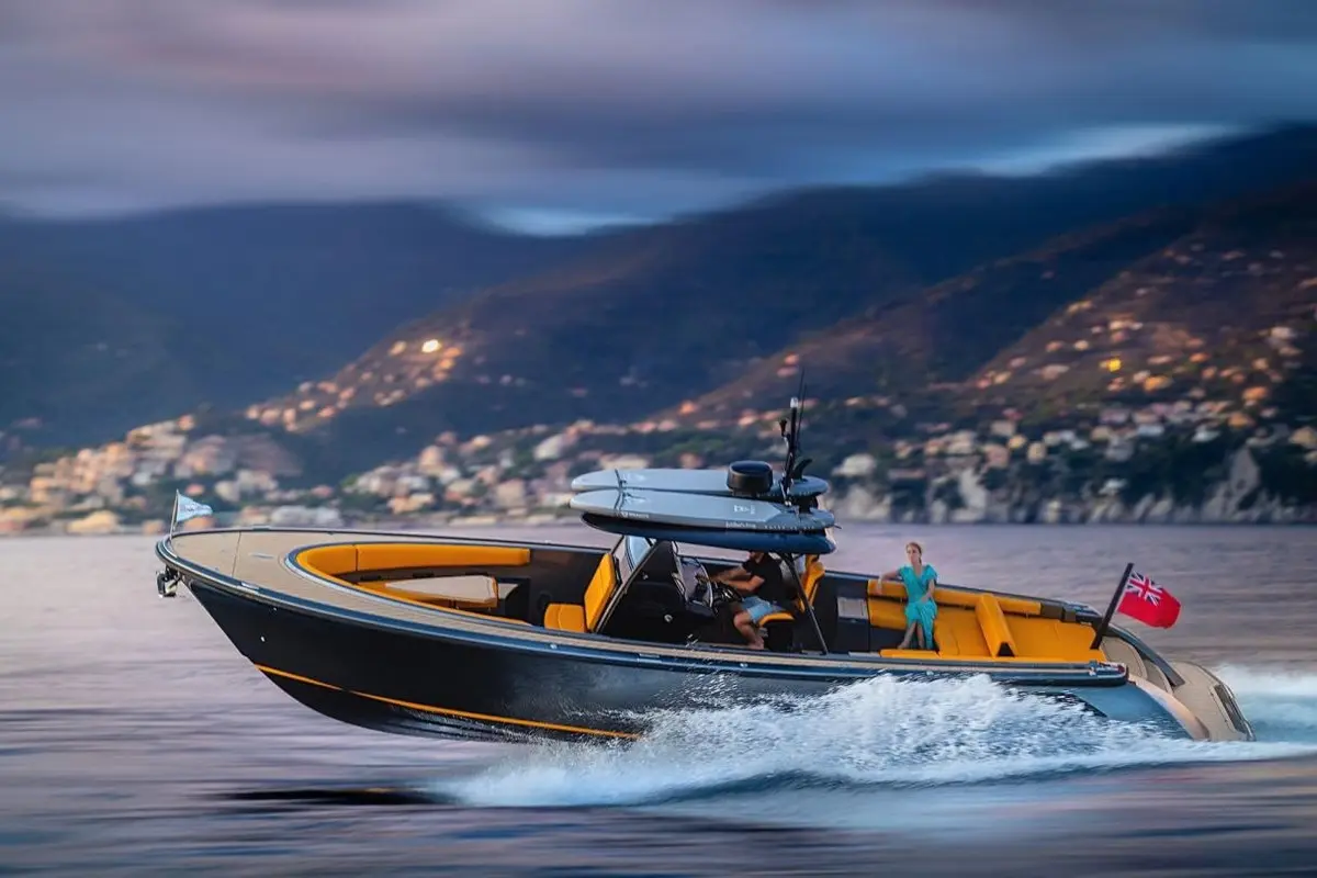 Wajer 38S, aft deck — Yacht Hire Saint-Tropez, Saint-Tropez. Wajer 38S — 11m