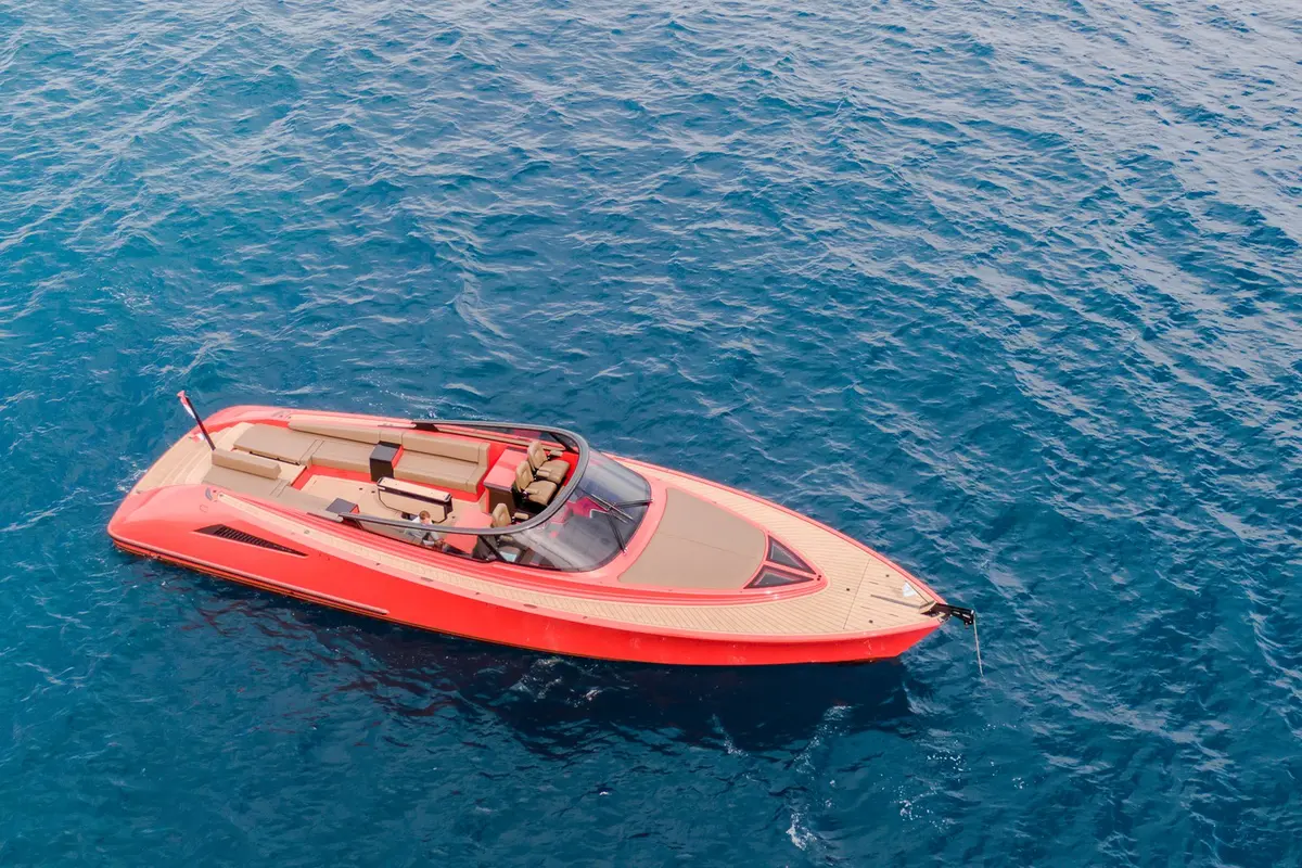 Wajer 55, master cabin — Yacht Hire Saint-Tropez, Saint-Tropez. Wajer 55 — 16m